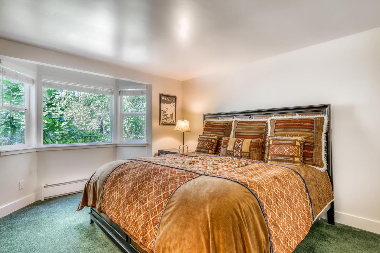 Single Level Ranch In Elkhorn Sun Valley
