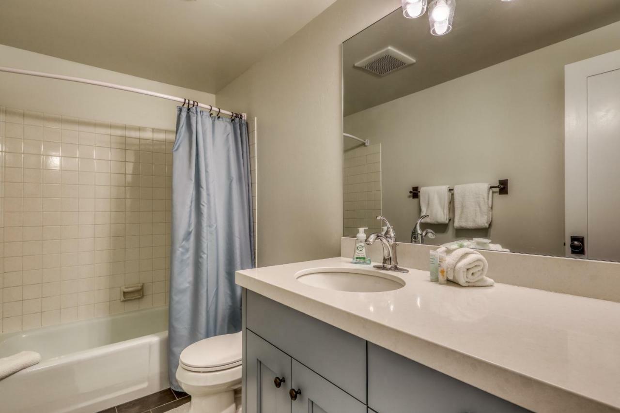 Single Level Ranch In Elkhorn * Sun Valley